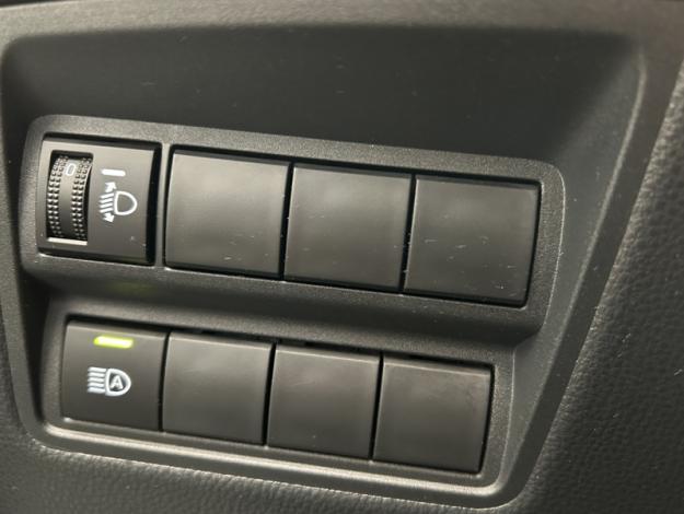 TOYOTA Yaris 116h Design  