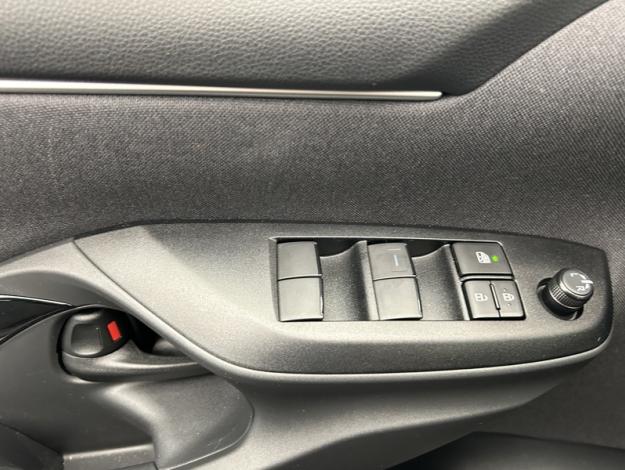 TOYOTA Yaris 116h Design  