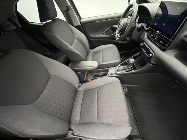 TOYOTA Yaris 116h Design  