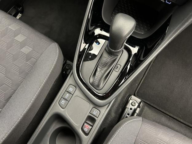 TOYOTA Yaris 116h Design  