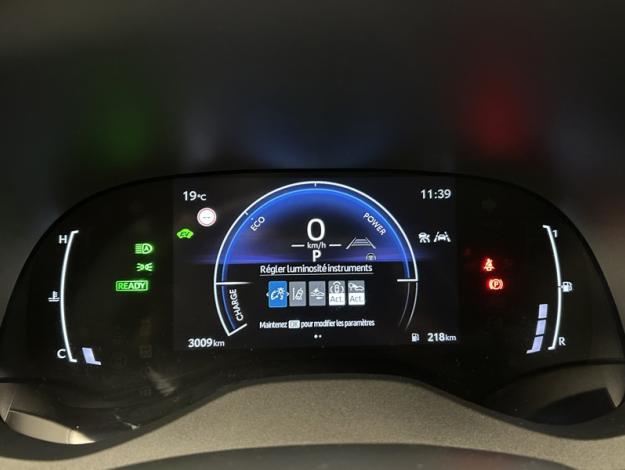 TOYOTA Yaris 116h Design  