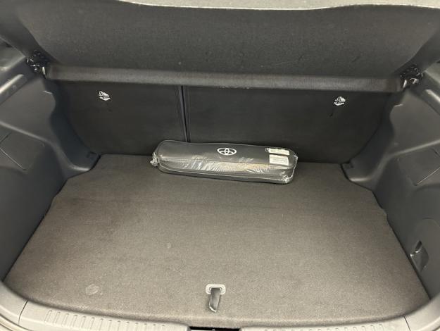 TOYOTA Yaris 116h Design  