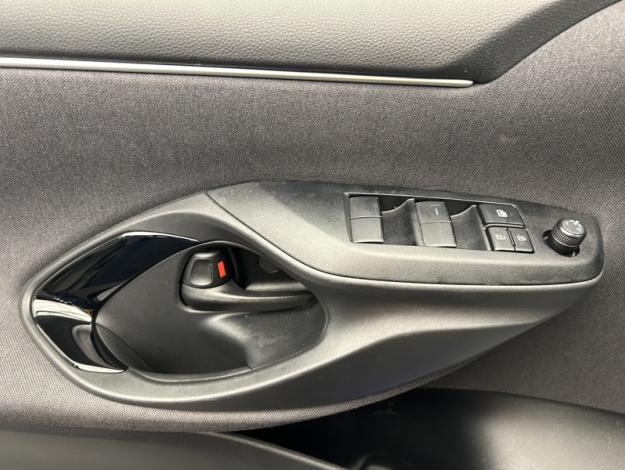 TOYOTA Yaris 116h Design  