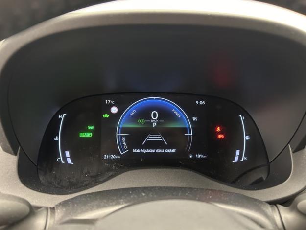 TOYOTA Yaris 116h Design  