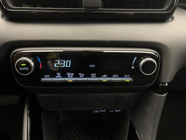 TOYOTA Yaris 116h Design  PACK CONFORT