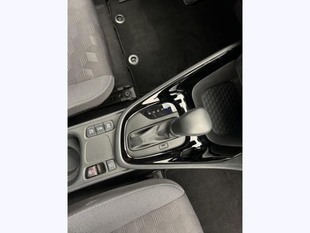 TOYOTA Yaris 116h Design  PACK CONFORT