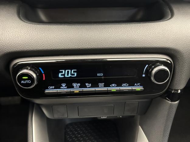 TOYOTA Yaris 116h Dynamic  