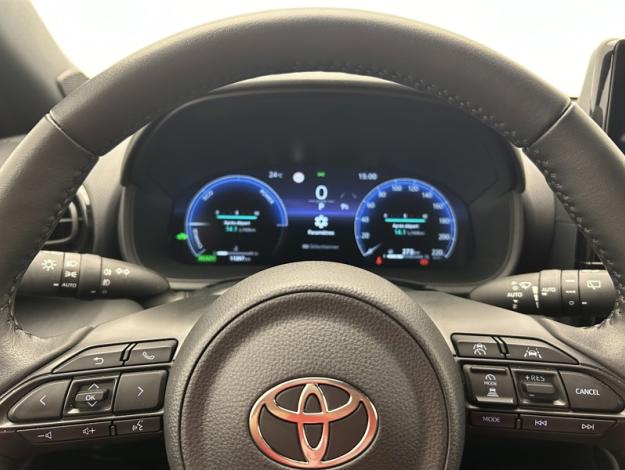 TOYOTA Yaris 130h Collection  
