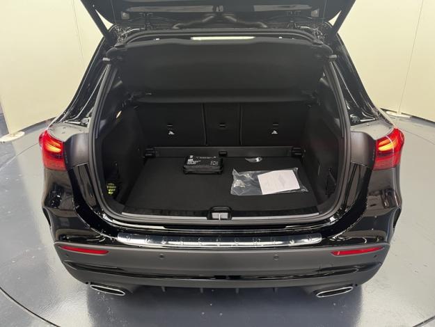 MERCEDES-BENZ GLA 200 d AMG Line  GLA 200 d AMG Line