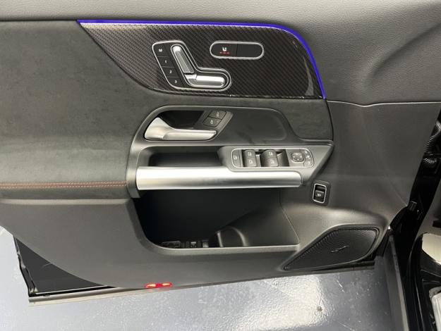 MERCEDES-BENZ GLA 200 d AMG Line  GLA 200 d AMG Line
