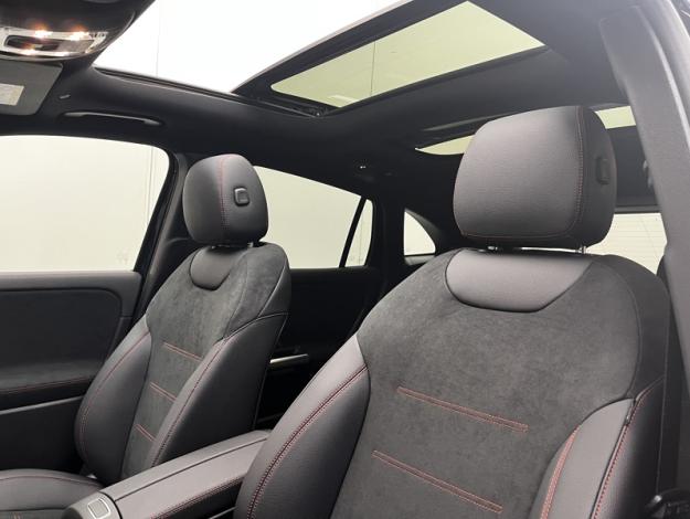 MERCEDES-BENZ GLA 200 d AMG Line  GLA 200 d AMG Line