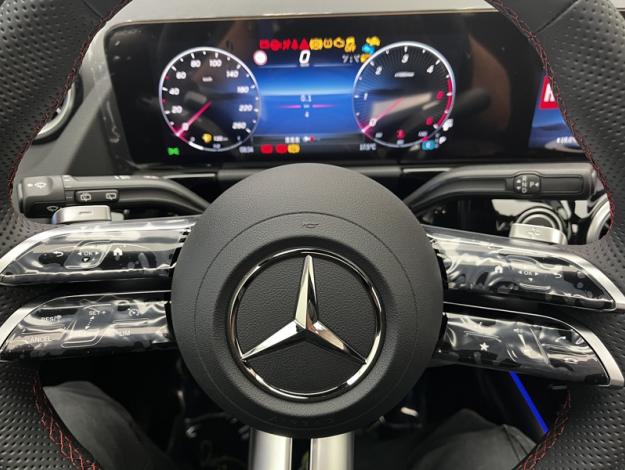 MERCEDES-BENZ GLA 200 d AMG Line  GLA 200 d AMG Line