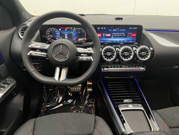 MERCEDES-BENZ GLA 200 d AMG Line  GLA 200 d AMG Line