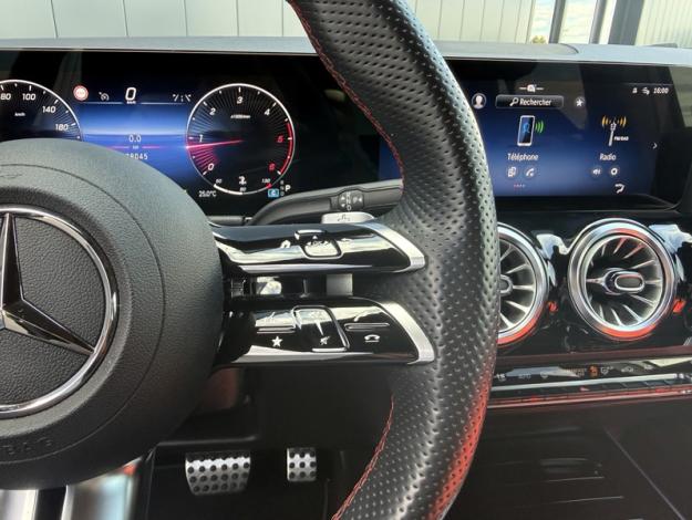 MERCEDES-BENZ GLA 200 d AMG Line  