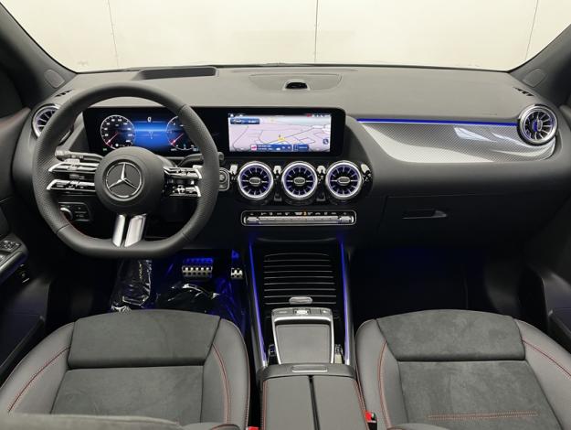 MERCEDES-BENZ GLA 200 d AMG Line  GLA 200 d AMG Line