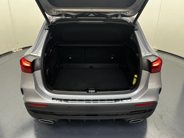 MERCEDES-BENZ GLA 200 d AMG Line  GLA 200 d AMG Line