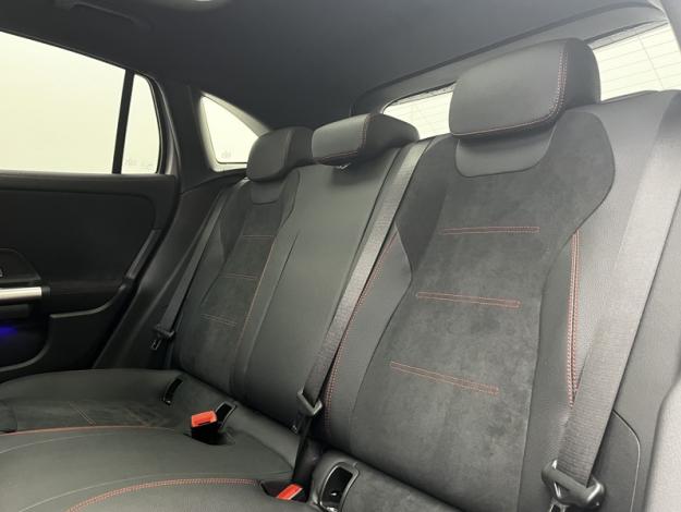 MERCEDES-BENZ GLA 200 d AMG Line  GLA 200 d AMG Line