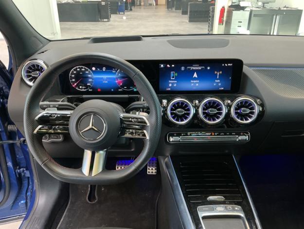 MERCEDES-BENZ GLA 180 AMG Pack Night Toit Pano  