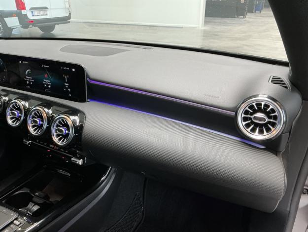 MERCEDES-BENZ A 180 d Luxury Line  