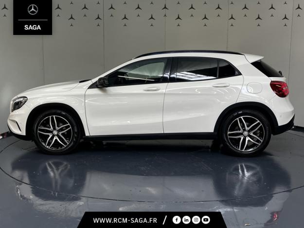 MERCEDES-BENZ GLA 220 CDI Sport Utility Vehicle  