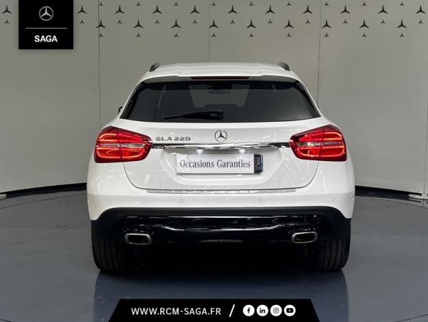 MERCEDES-BENZ GLA 220 CDI Sport Utility Vehicle  