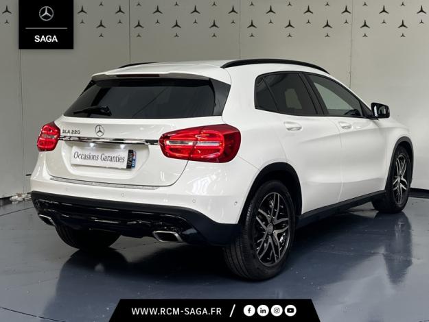 MERCEDES-BENZ GLA 220 CDI Sport Utility Vehicle  