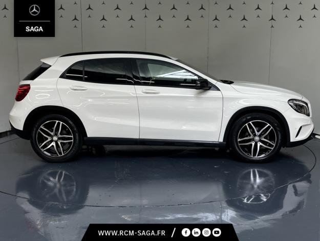 MERCEDES-BENZ GLA 220 CDI Sport Utility Vehicle  