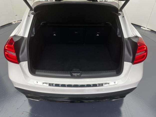 MERCEDES-BENZ GLA 220 CDI Sport Utility Vehicle  