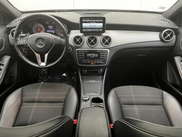 MERCEDES-BENZ GLA 220 CDI Sport Utility Vehicle  