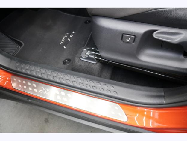 TOYOTA C-HR 2.0 Hybride 184 Distinctive MY20  