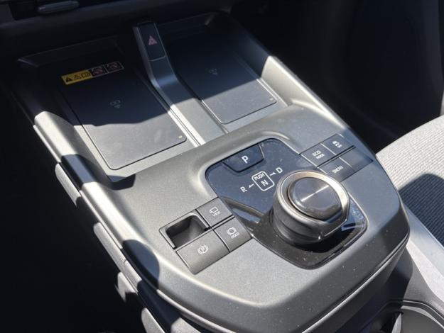 TOYOTA bZ4X Touring BEV 75KWH TOURING DESIGN  BZ4X TOURING GRANDE AUTONOMIE 2WD DESIGN NG VD