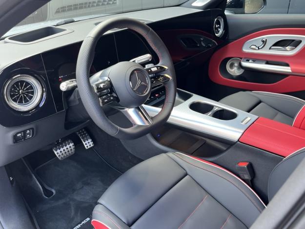 MERCEDES-BENZ CLA Shooting Brake 200 AMG Line   CLA Shooting Brake 200 AMG Line