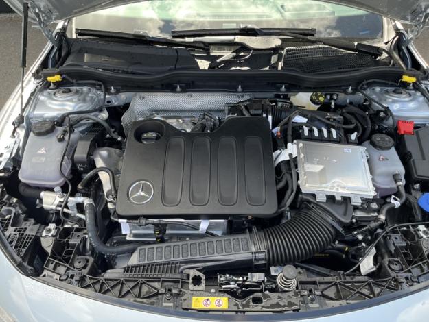 MERCEDES-BENZ CLA Shooting Brake 200 AMG Line   CLA Shooting Brake 200 AMG Line