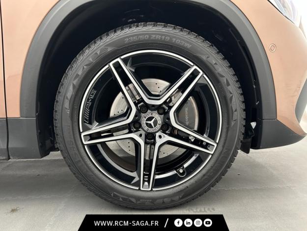 MERCEDES-BENZ GLA 200 AMG Line  