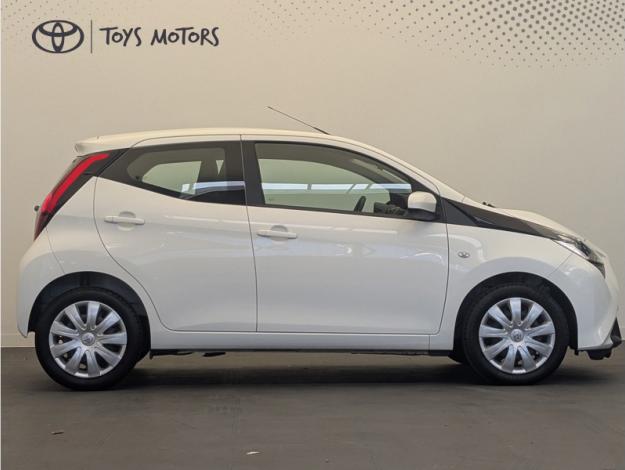 TOYOTA Aygo 1.0 VVT-i x-play  X-SHIFT