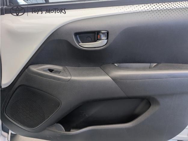 TOYOTA Aygo 1.0 VVT-i x-play  X-SHIFT