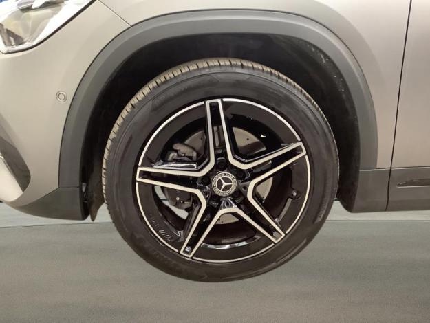 MERCEDES-BENZ GLA 250 e AMG Line  