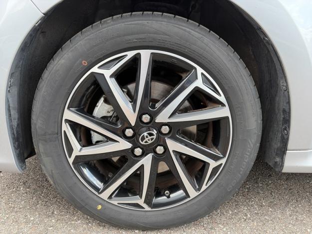 TOYOTA Yaris 116h Design  