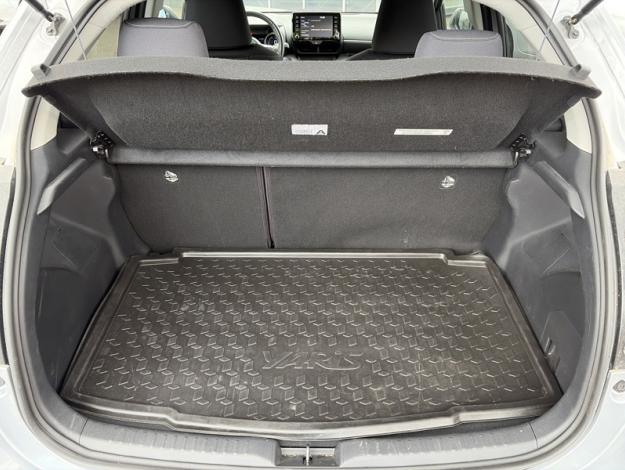 TOYOTA Yaris 116h Design  