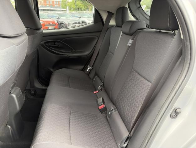 TOYOTA Yaris 116h Design  