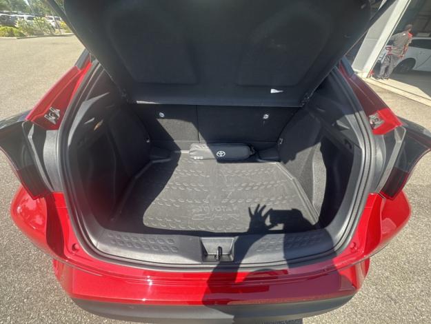 TOYOTA C-HR 122h Design Ultimate  