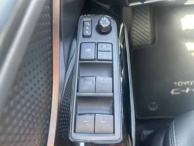 TOYOTA C-HR 122h Design Ultimate  