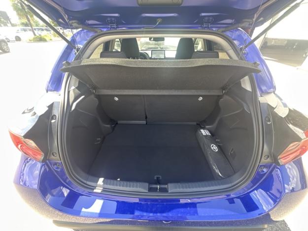 TOYOTA Yaris 116h Design  