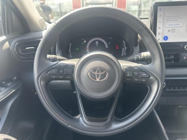 TOYOTA Yaris 116h Design  