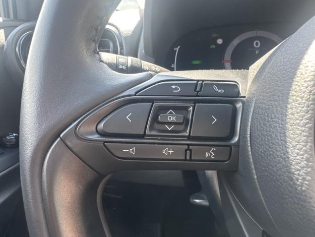 TOYOTA Yaris 116h Design  