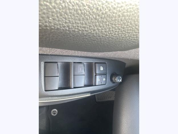 TOYOTA Yaris 116h Design  