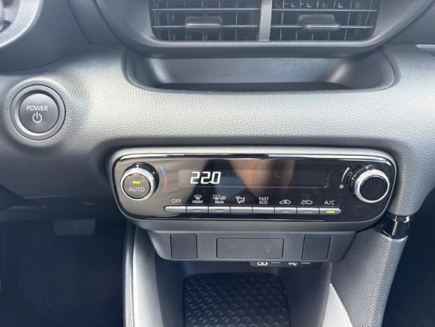 TOYOTA Yaris 116h Dynamic  