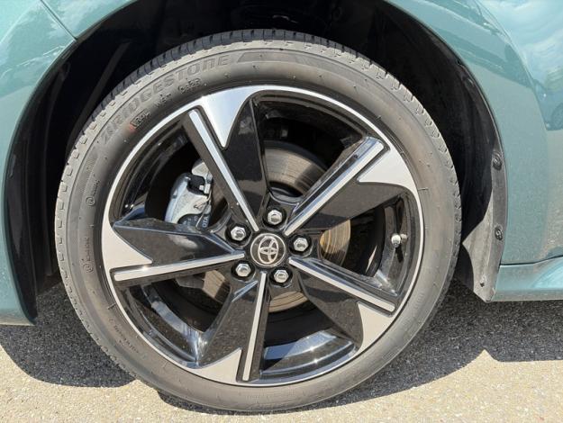TOYOTA Yaris 130h Collection techno  