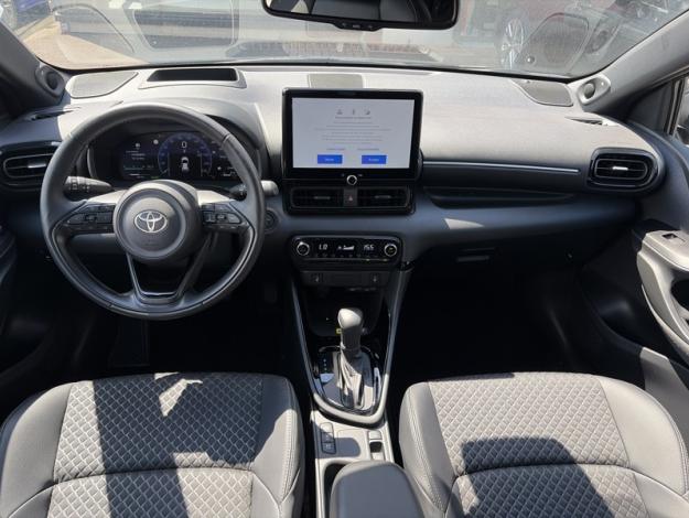 TOYOTA Yaris 130h Collection techno  