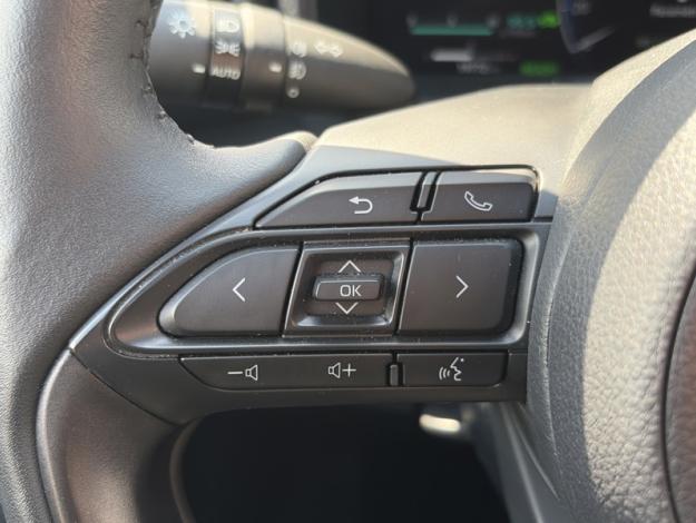 TOYOTA Yaris 130h Collection techno  